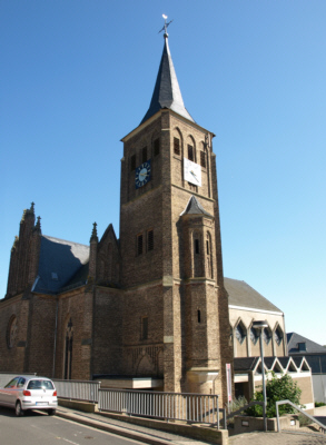 Pfarrkirche 1872/73 mit Erweiterungen 1969-1972